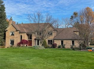2 Lancashire Way, Pittsford, NY 14534
