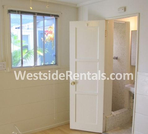 5th image of 310 E Balboa Blvd APT 7