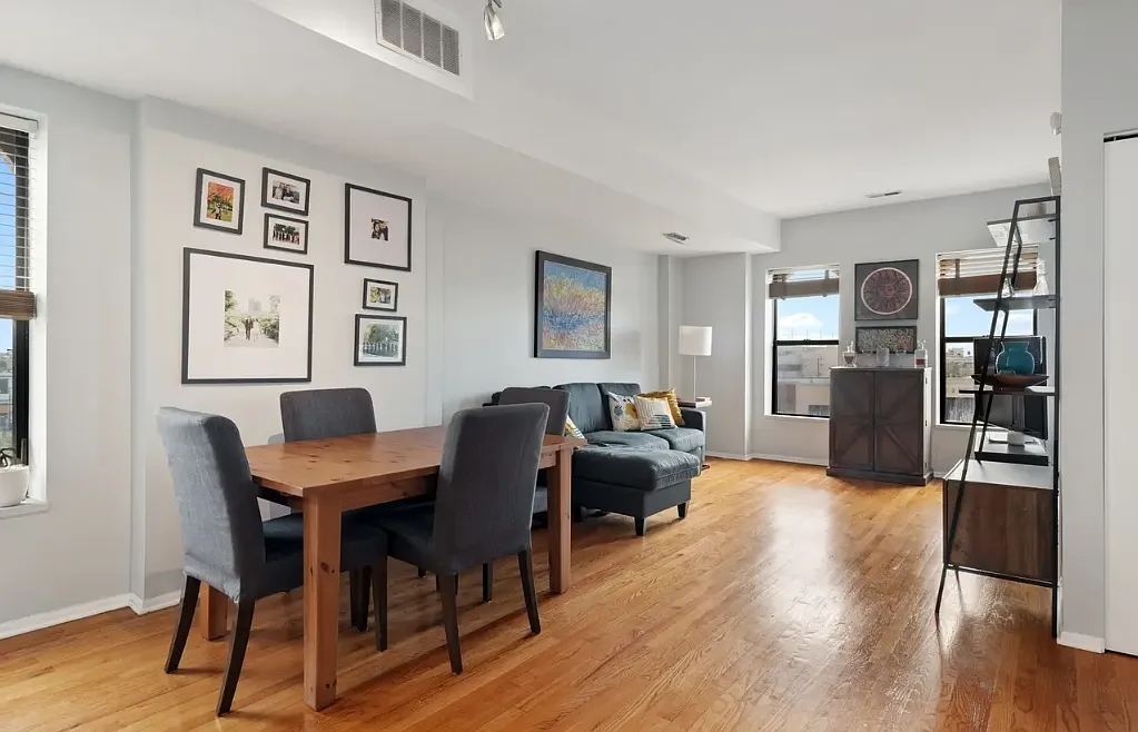 950 W Concord Pl — Photo 1
