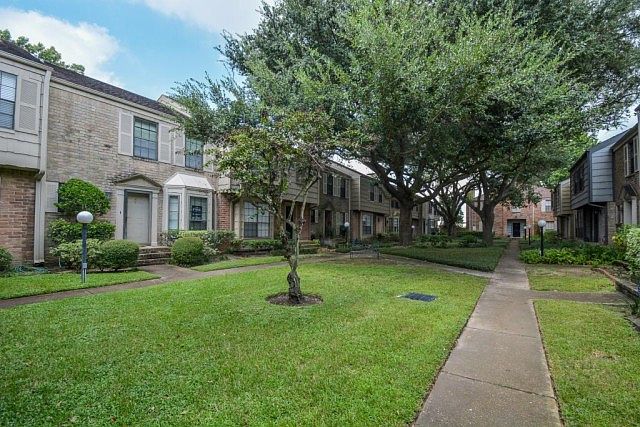 1st image of 7505 Memorial Woods Dr