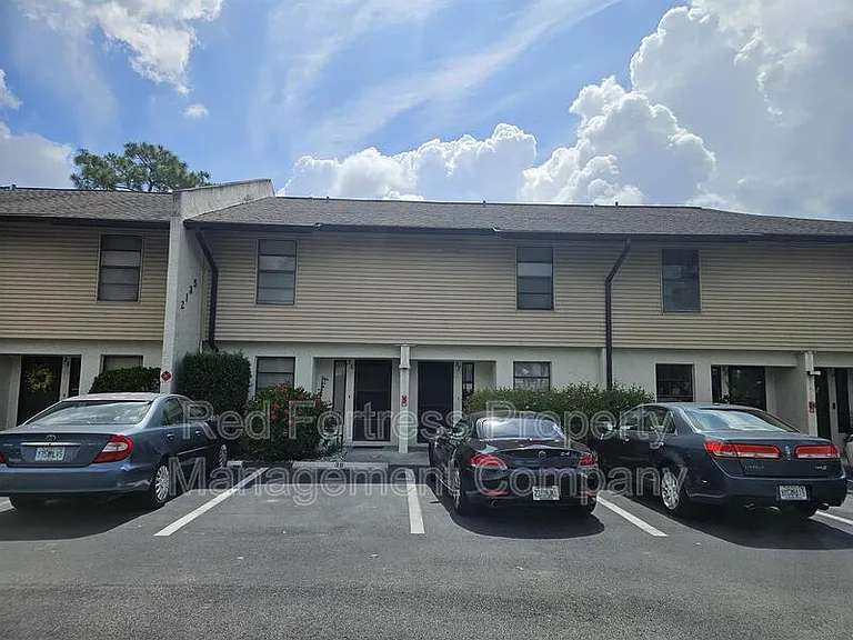 2135 Crystal Dr #37 — Photo 2