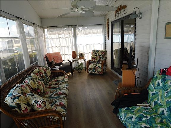 4th image of 809 Tamarind Cir