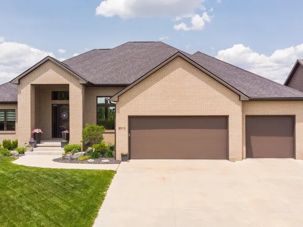 8910 Himark Ln, Lincoln, NE 68526
