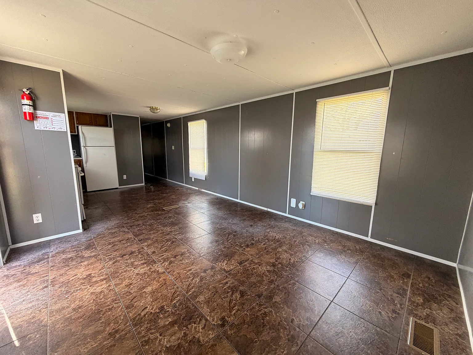 2 bed, 720 sqft, $745 — Photo 2