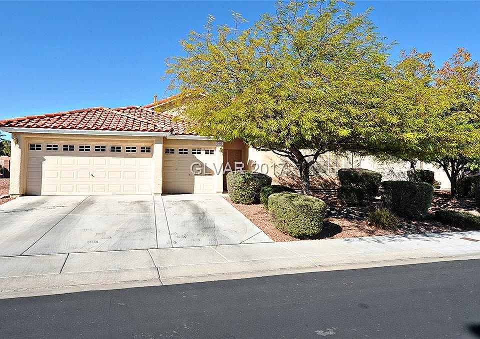 Gorgeous Gated Single Story 4 bedroom home with 3 car garage located in the highly sought after Aliante Community.  Open floorpl