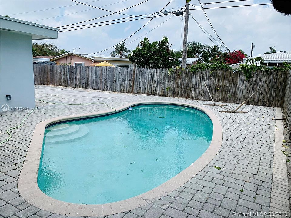 1st image of 2101 NE 51st Ct #A