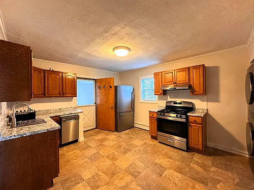 38 Hunting St Photo 1