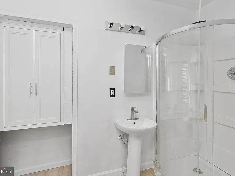 422 Prince St — Photo 13