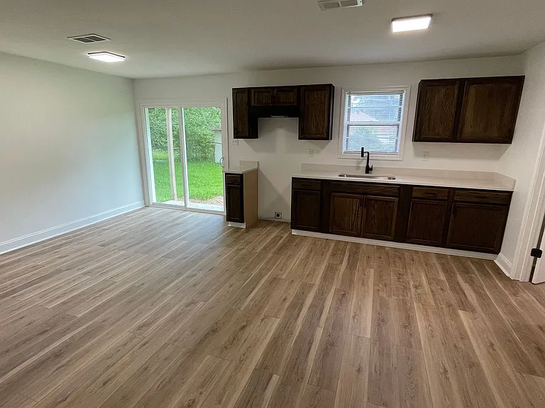 1509 Madden Rd — Photo 4