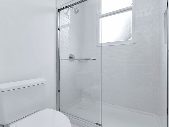 3rd image of 1658 Sacramento St #4