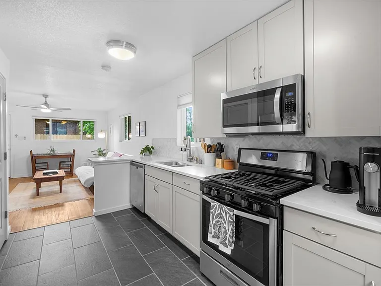 3246 N Columbine St — Photo 16
