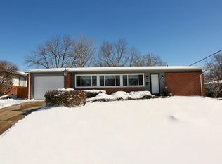 1530 Horseshoe Dr, Florissant, MO 63033