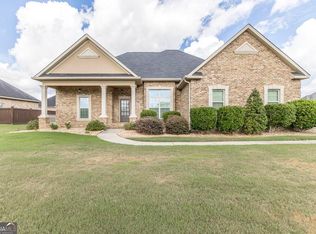 400 Hunts Landing Dr, Kathleen, GA 31047