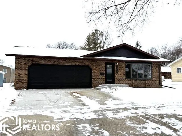 1414 E Linden St, Algona, IA 50511