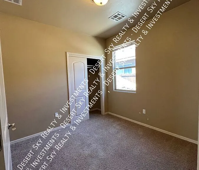 5015 Kensington Way — Photo 8