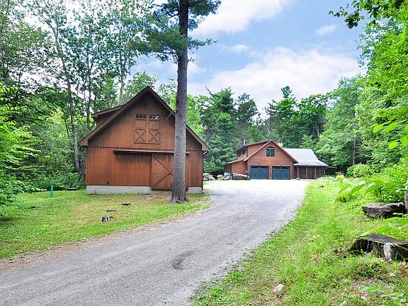 4th image of 1111 Clubhouse Rd