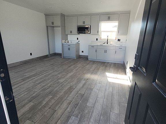 3rd image of 14603 Disney Ave #A