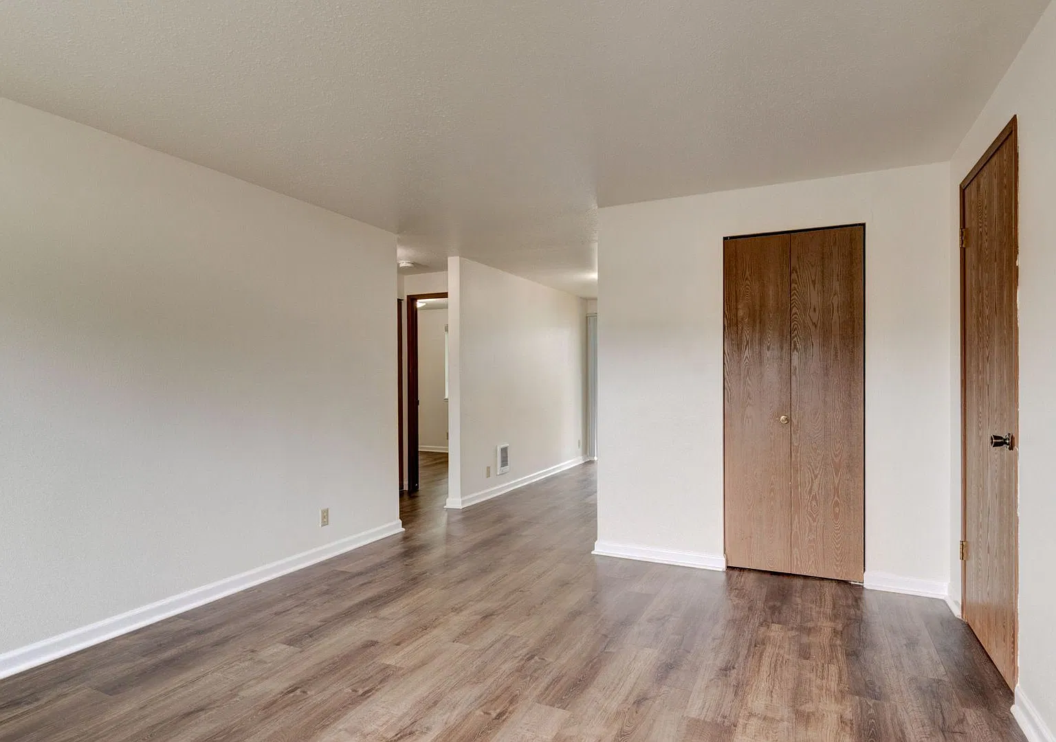 M1407: Horizons West Apartments — Photo 4