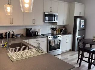 351 Kildare Ave W #1A, Winnipeg, MB R2C0P3