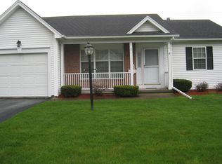 31 Brownstone Ln, Rochester, NY 14615