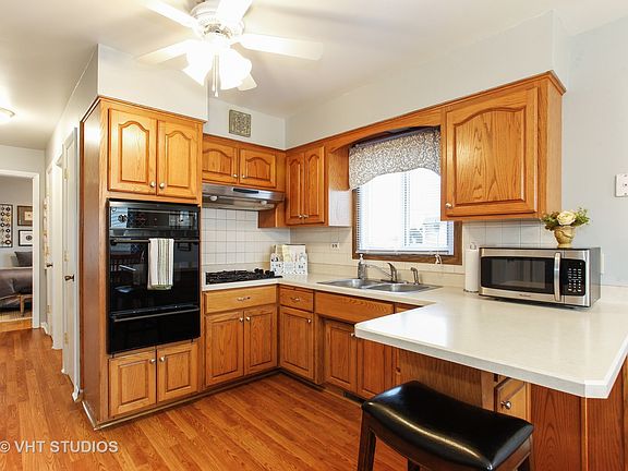 5th image of 9872 Ivanhoe Ave