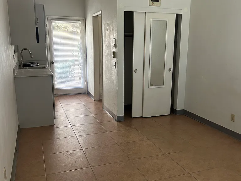 5411 Linda Vista Rd #4 — Photo 12