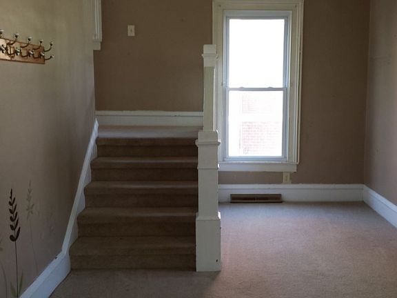 4th image of 113 S Church St