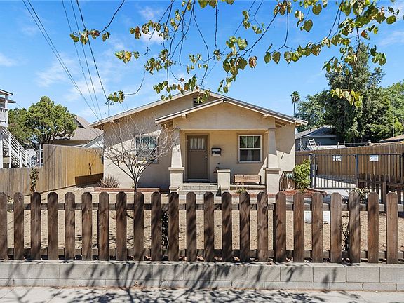 3rd image of 3328 Comer Ave