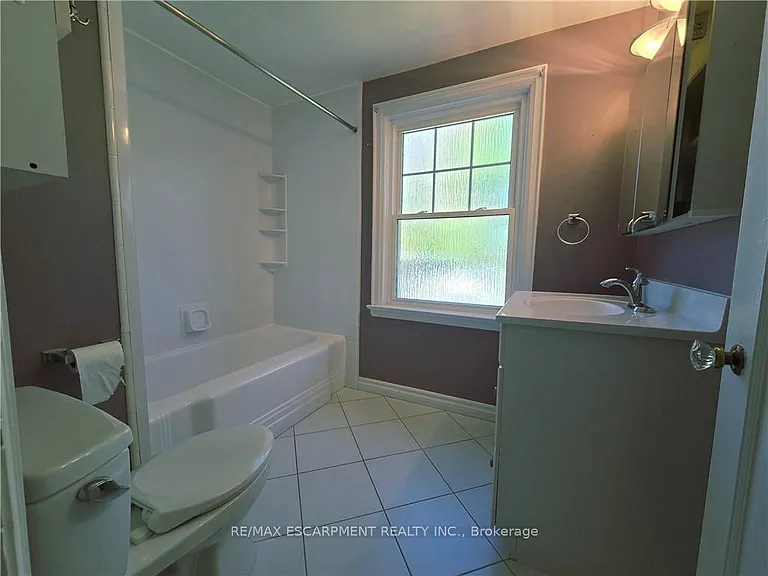 2047 James St — Photo 17