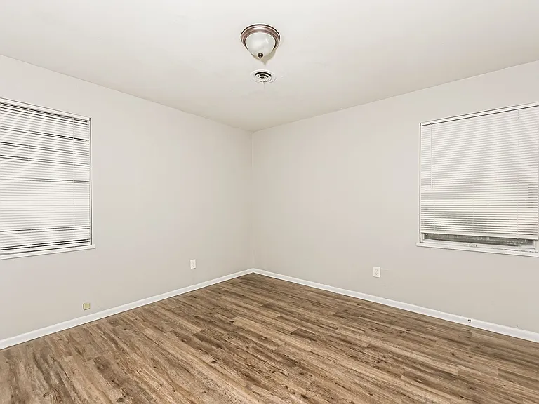 2207 Dennis St — Photo 11