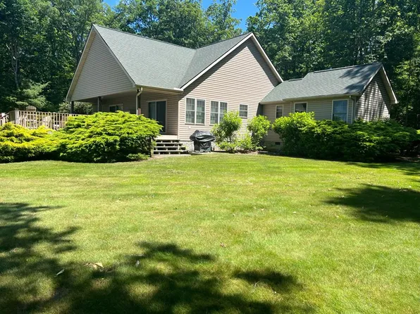 576 Cliffside Ln, Lewisburg, WV 24901