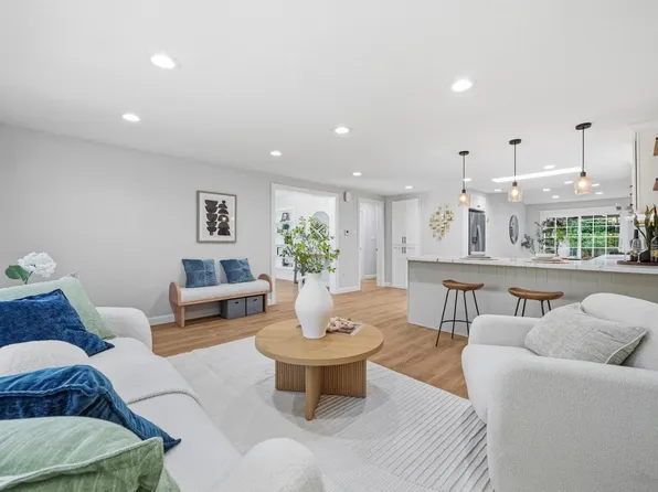 413 Del Medio Ave, Mountain View, CA 94040