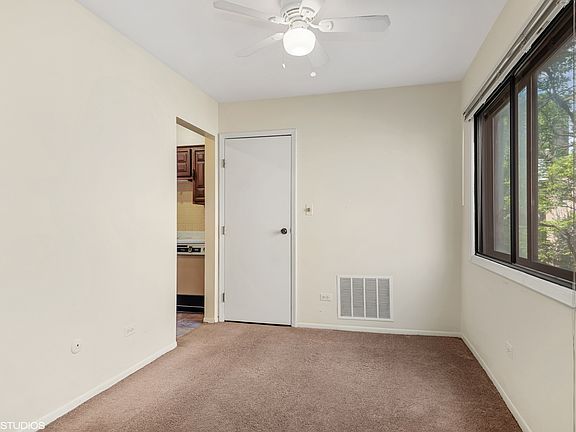 5th image of 1629 W Greenleaf Ave APT 304