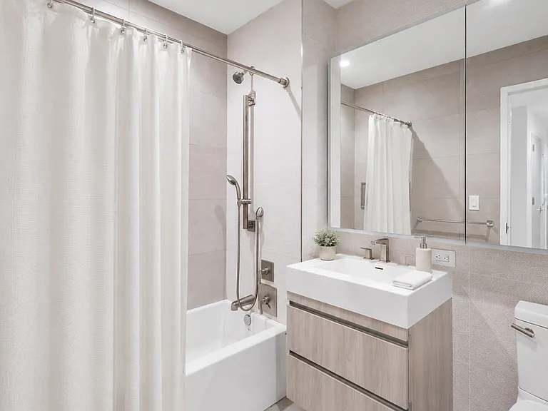 90 John St #1203 — Photo 4