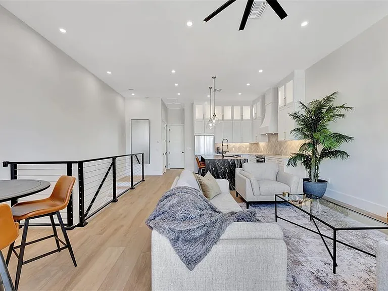 341 Albert St — Photo 19