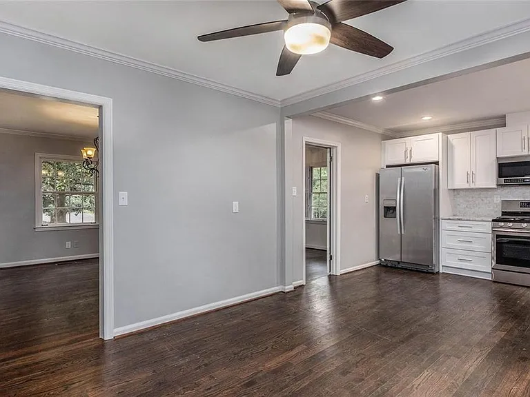388 Lakemoore Dr NE — Photo 13