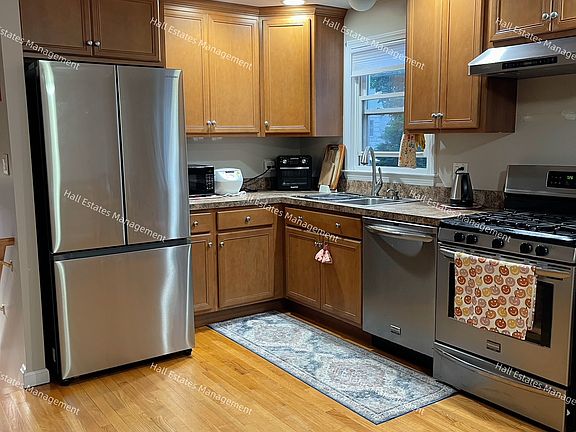 3rd image of 14 Alden St