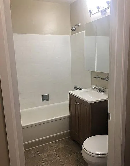 Royal Pines — Photo 17