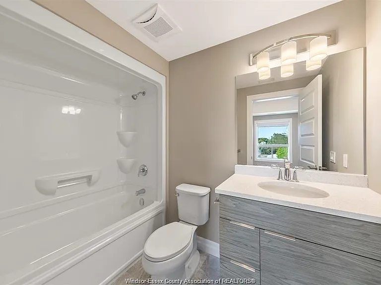 955 Ouellette Ave #301 — Photo 12
