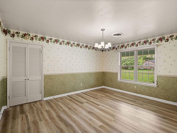 5th image of 2011 Hampton St