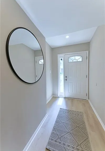 2179 Surrey Ct SE — Photo 3