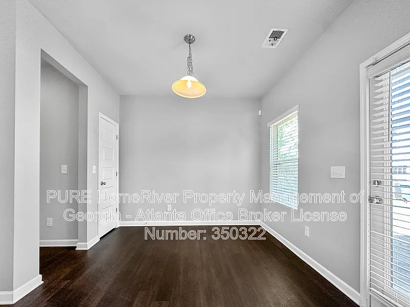 4 bed, 2.5 bath, 1832 sqft, $2,195 — Photo 4