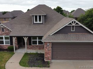 2033 E 133rd Pl S, Bixby, OK 74008