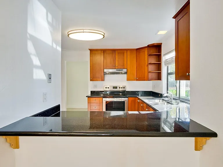 928 Wright Ave #303 — Photo 8
