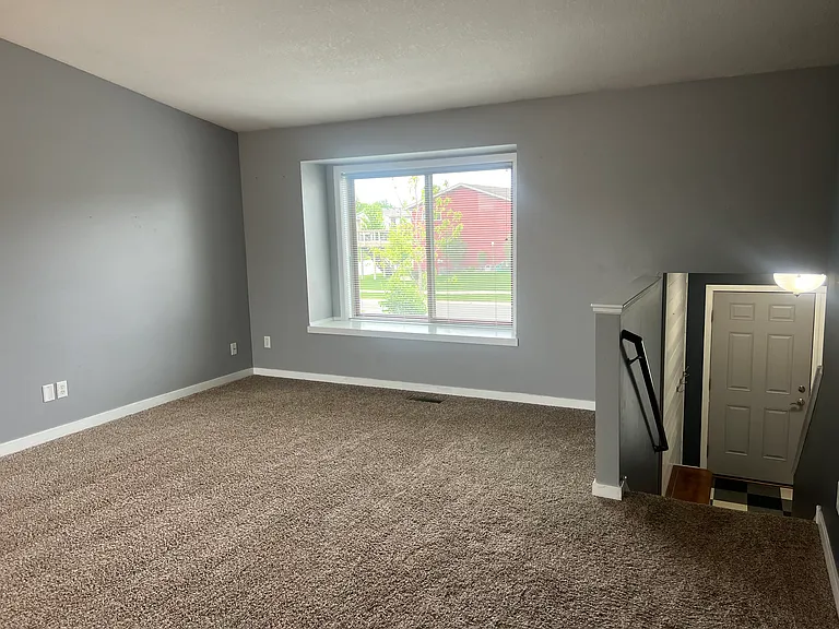5211 Castleview Dr NW — Photo 20
