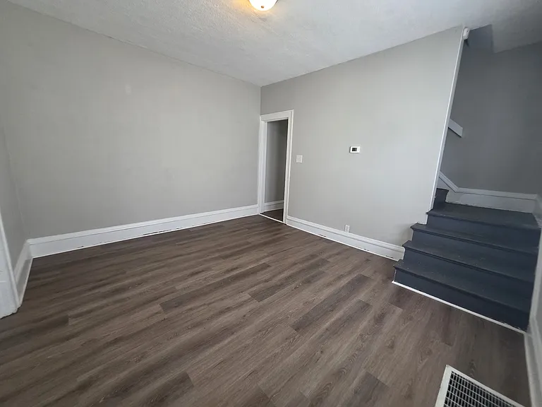 826 Leona Ave — Photo 13