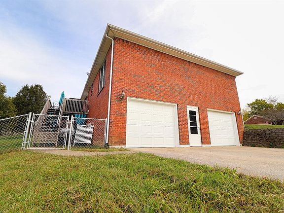 5th image of 1096 Heathcliff Dr