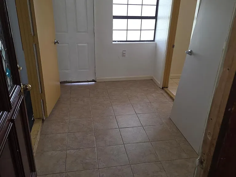 8214 Barkley St — Photo 9
