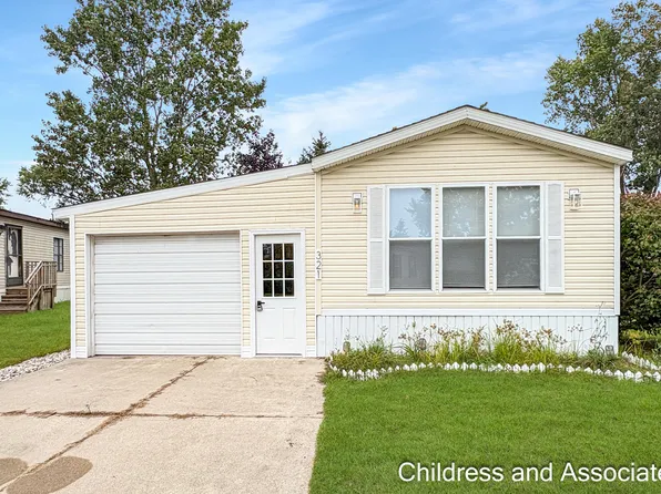 321 Valley Oak Dr, Coopersville, MI 49404