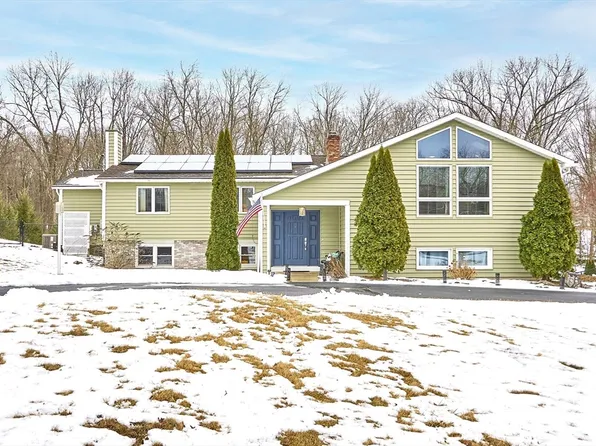 68 Scenic Dr, Leominster, MA 01453